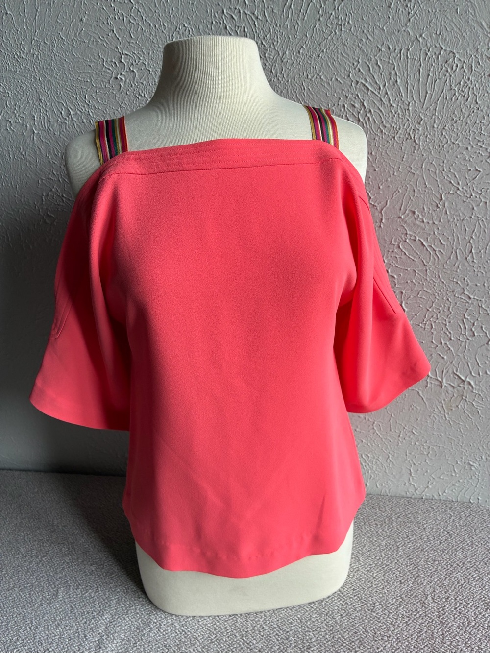Trina Turk Coral Off Shoulder Top XS Colorful Straps Chic
Blouse.